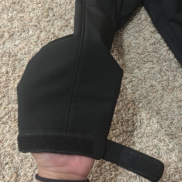 Weatherproof jacket - Picture 2 of 6